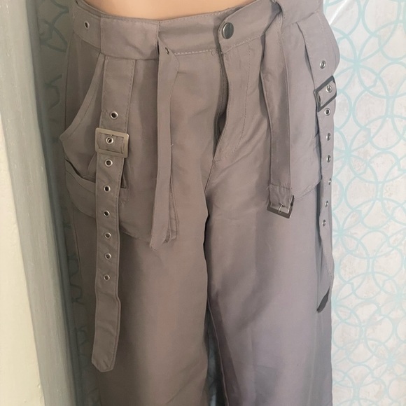 NWNT Forever 21 Gray Flare & Wide Leg Jeans size 9 - Picture 2 of 7